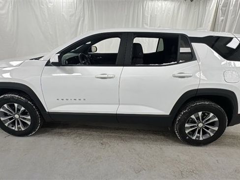 Used 2025 Chevrolet Equinox LT image 6