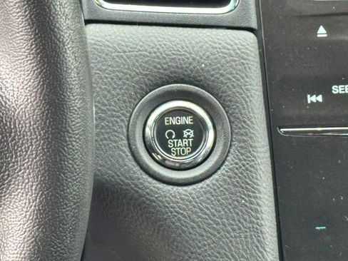Used 2018 Ford Taurus SEL AWD/4WD image 22