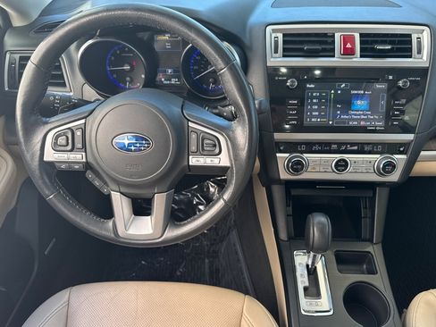 Used 2017 Subaru Outback 2.5i Limited AWD/4WD image 18