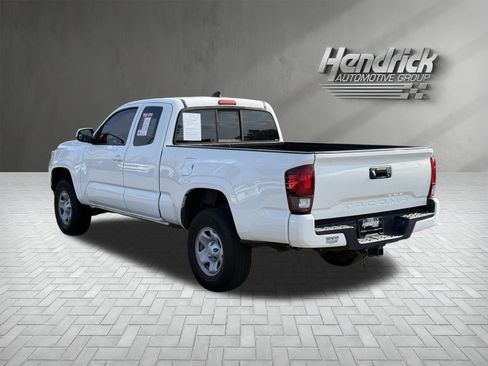 Used 2021 Toyota Tacoma SR w/ SR Convenience Package RWD image 8