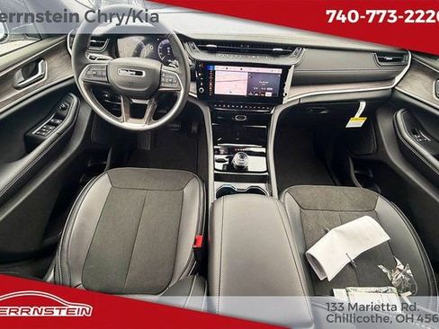 New 2026 Jeep Grand Cherokee L Laredo image 12