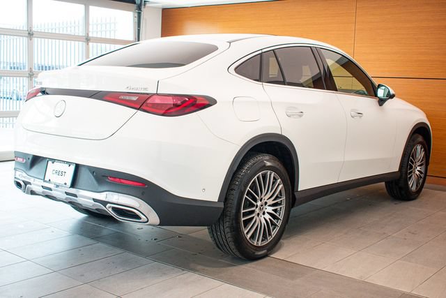 Used 2025 Mercedes-Benz GLC 300 4MATIC image 4
