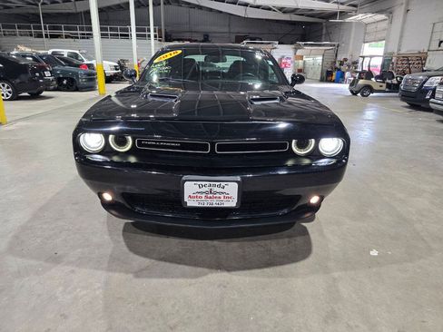 Used 2018 Dodge Challenger GT w/ GT Interior Package AWD/4WD image 19