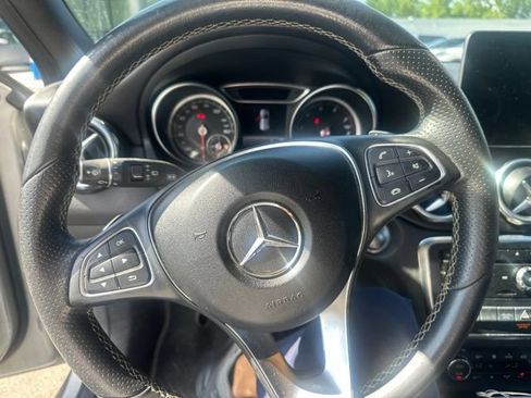 Used 2018 Mercedes-Benz GLA 250 4MATIC image 9