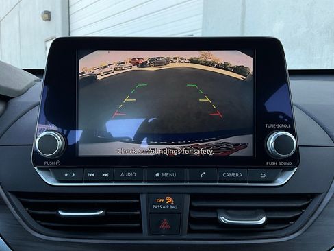 Used 2025 Nissan Altima 2.5 SV image 30