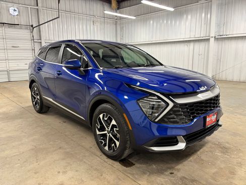 Used 2025 Kia Sportage EX FWD image 1