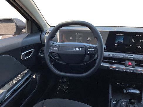 Used 2025 Kia K4 FWD image 11
