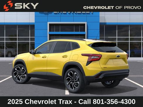 New 2025 Chevrolet Trax RS w/ Driver Confidence Package image 4