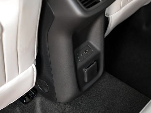 New 2026 Buick Envision Avenir image 17