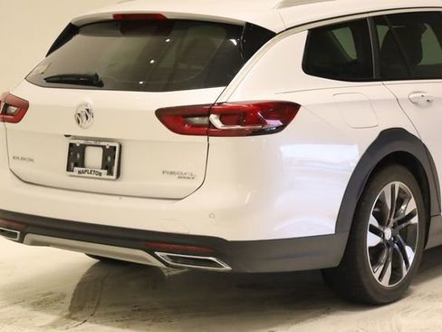 Used 2018 Buick Regal Essence w/ Driver Confidence Package #1 AWD/4WD image 6