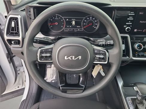 Used 2023 Kia Sorento LX FWD image 23