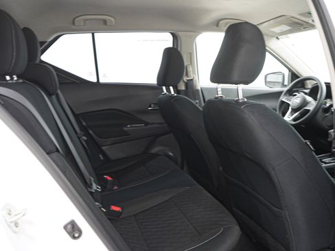 Used 2024 Nissan Kicks SV FWD image 13