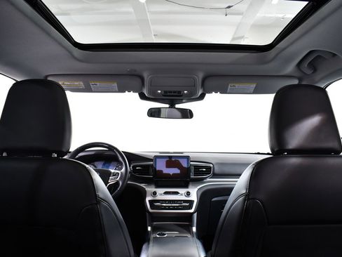 Used 2023 Ford Explorer XLT w/ Equipment Group 202A image 17