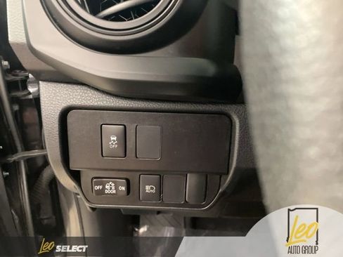 Used 2022 Toyota Tacoma SR AWD/4WD image 12