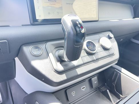 Certified 2023 Land Rover Defender 90 SE AWD/4WD image 28