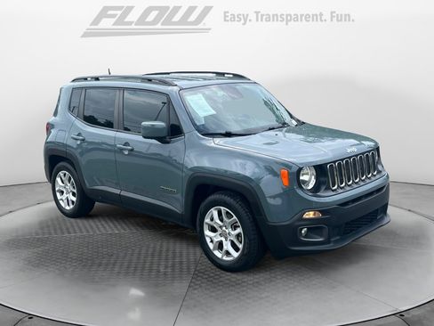 Used 2018 Jeep Renegade Latitude FWD image 1
