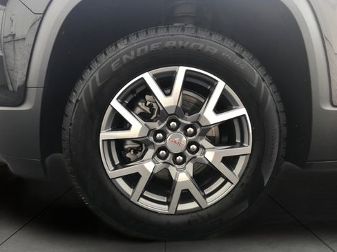 Used 2023 GMC Acadia SLT w/ Trailering Package image 4