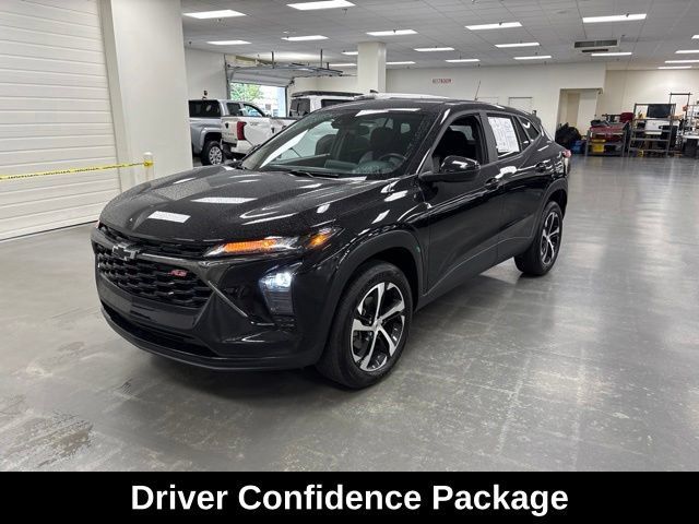 Used 2024 Chevrolet Trax RS w/ Driver Confidence Package FWD image 3