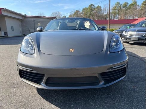 Used 2018 Porsche 718 Boxster Roadster 2D image 2