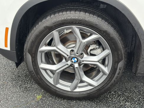 Certified 2025 BMW X4 xDrive30i w/ Premium Package AWD/4WD image 33