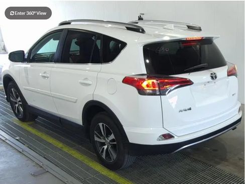 Used 2017 Toyota RAV4 XLE FWD image 2