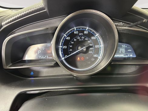 Used 2020 Toyota Yaris LE image 3