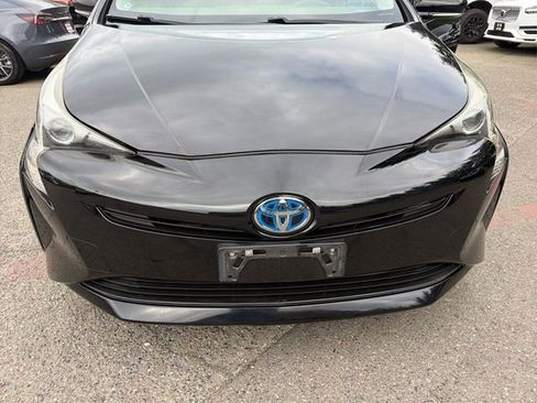 Used 2017 Toyota Prius Two w/ Carpet Mat Package FWD image 19