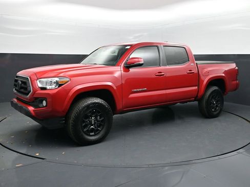 Used 2022 Toyota Tacoma SR5 w/ Technology Package image 1