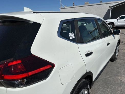 Used 2020 Nissan Rogue S FWD image 4