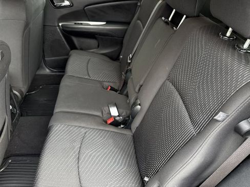 Used 2018 Dodge Journey SE w/ Blacktop Package image 15