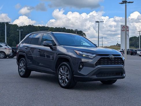 Used 2025 Toyota RAV4 XLE Premium FWD image 7