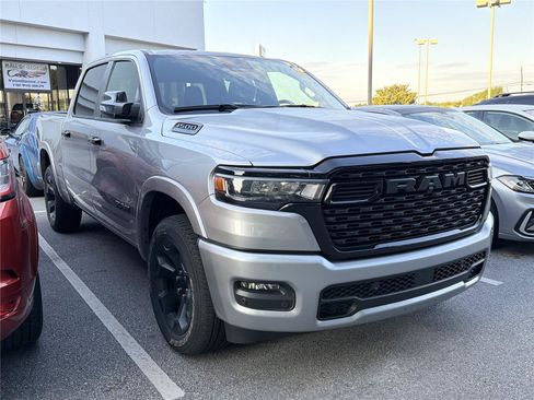 Used 2025 RAM 1500 Big Horn AWD/4WD image 3