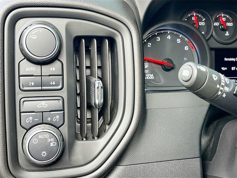 Used 2024 Chevrolet Silverado 1500 Custom Trail Boss w/ LPO, Dark Essentials Package image 10