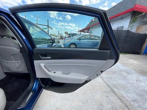 Used 2018 Hyundai Sonata Limited FWD image 4