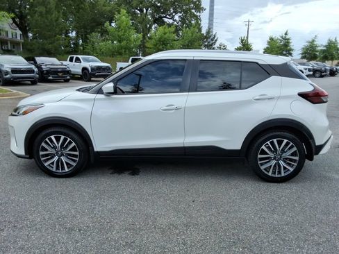 Used 2023 Nissan Kicks SV FWD image 8