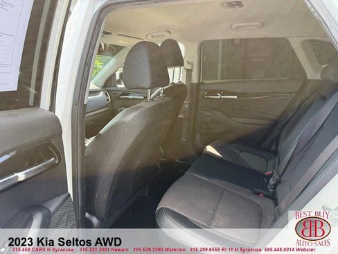 Used 2023 Kia Seltos S w/ Navigation Package AWD/4WD image 12
