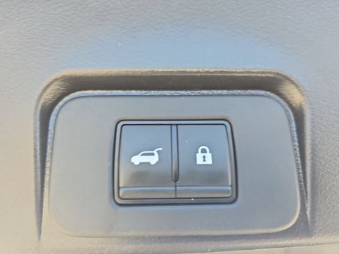 Used 2023 Nissan Rogue SL w/ SL Premium Package FWD image 13