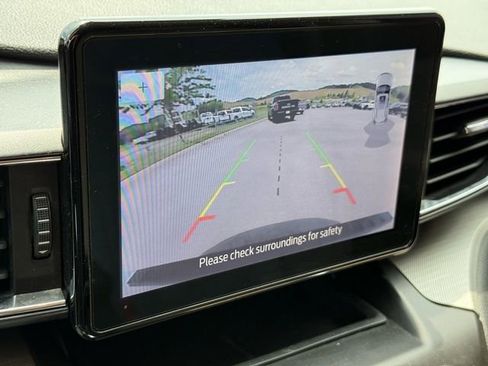Used 2020 Ford Explorer XLT w/ Equipment Group 202A AWD/4WD image 23