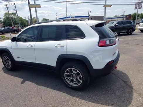 Used 2020 Jeep Cherokee Trailhawk w/ Comfort/Convenience Group AWD/4WD image 6