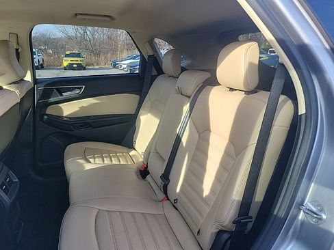 Used 2022 Ford Edge SEL w/ Convenience Package image 10