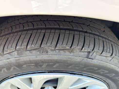 Used 2017 Toyota Corolla LE image 27