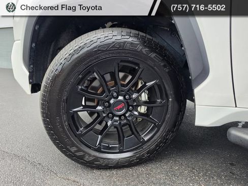 Used 2024 Toyota Tundra Limited AWD/4WD image 9