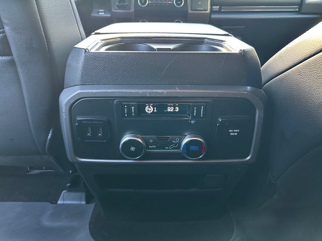 Used 2019 Ford Expedition XLT w/ Equipment Group 202A AWD/4WD image 10