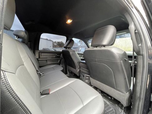 Used 2022 RAM 2500 Tradesman w/ Chrome Appearance Group image 43