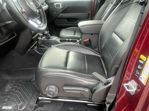 Used 2021 Jeep Wrangler Unlimited Sahara w/ Cold Weather Group image 17