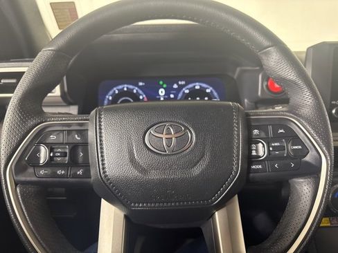 Used 2025 Toyota 4Runner TRD Off-Road image 19