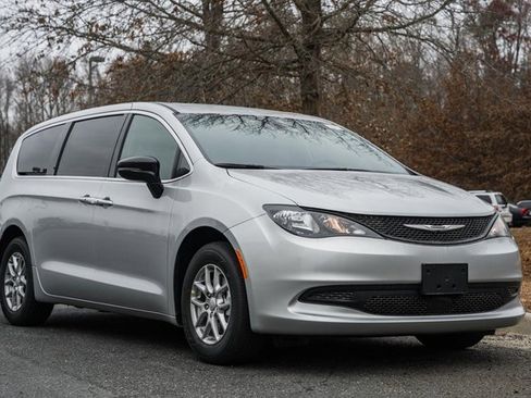 New 2026 Chrysler Voyager LX image 2