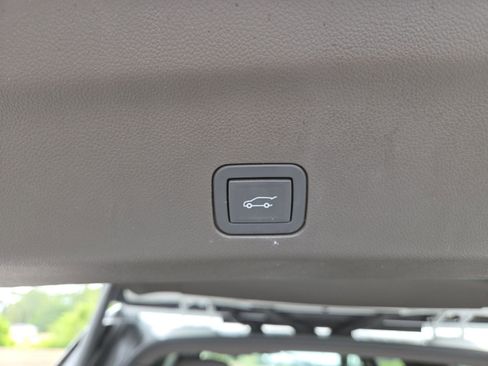 Used 2024 GMC Yukon Denali AWD/4WD image 24