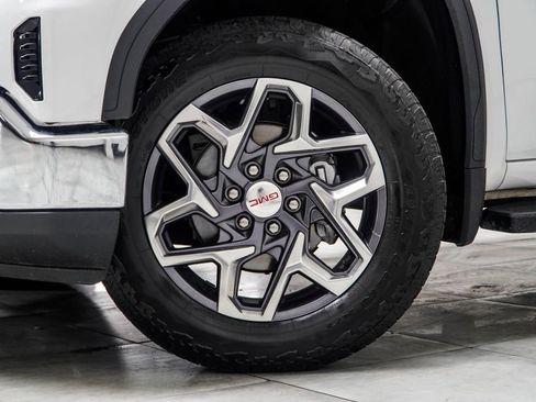 Used 2024 GMC Sierra 1500 SLT w/ SLT Premium Plus Package image 3