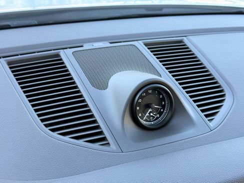 Used 2026 Porsche Macan image 17